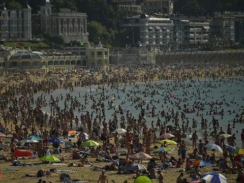Accalmie de la canicule en Europe, mais le mercure reste très haut