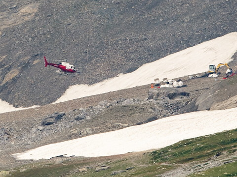 Les travaux de récupération sont en cours après le crash du Ju-52
