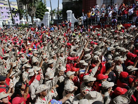 Rassemblement pro-Maduro à Caracas après l'