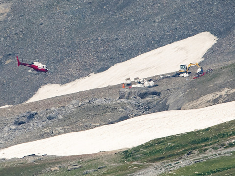 Accident de Ju-Air: épave dégagée et corps récupérés