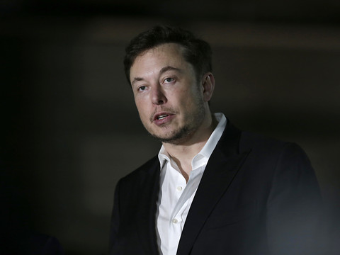 Elon Musk envisage de retirer Tesla de la Bourse