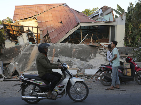 Le bilan du séisme à Lombok monte à 131 morts, plus de 156'000 déplacés