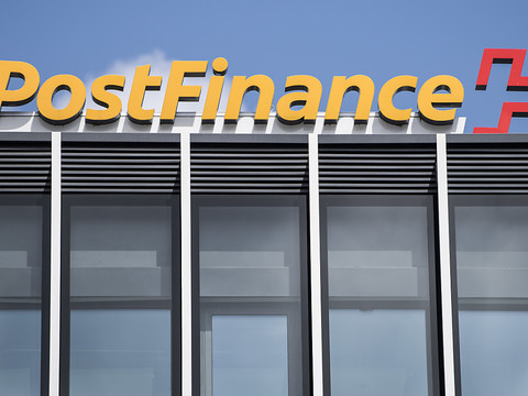 Postfinance confirme les licenciements après la consultation