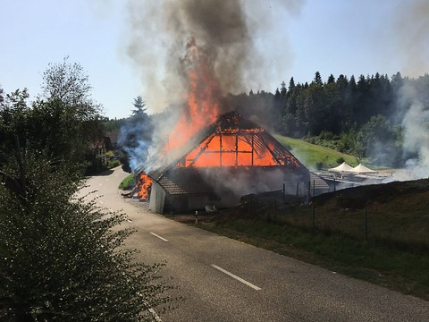 Grange détruite par les flammes à Glashütten (AG)