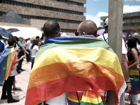 Costa Rica: la justice ordonne au Parlement de lever l'interdiction du mariage homosexuel