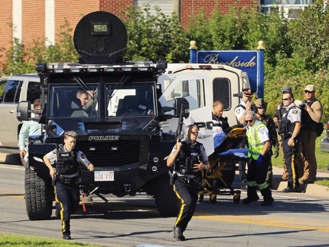 Un suspect arrêté après une fusillade qui a fait 4 morts au Canada
