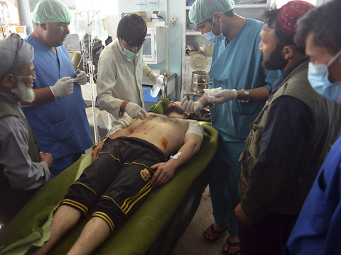 Les talibans s'emparent d'une base militaire, au moins 17 tués