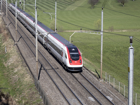 Bon rapport prix-prestations pour les transports publics suisses