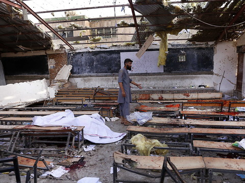 Des dizaines de morts en Afghanistan après deux attaques distinctes