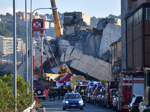 L'Italie entre état de choc et colère après la catastrophe de Gênes