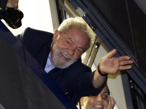 Dépôt de la candidature du prisonnier Lula à la présidentielle