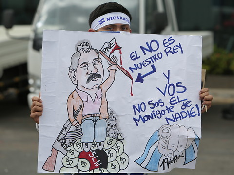 Des milliers d'opposants défilent contre le président du Nicaragua