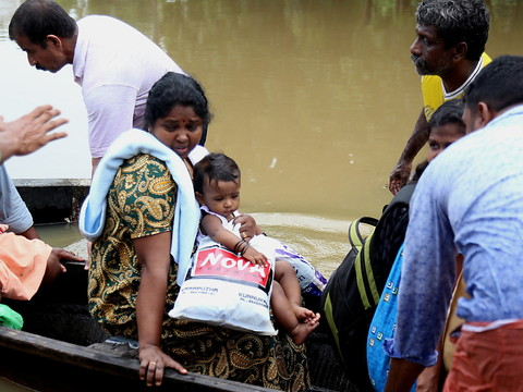 Décrue au Kerala, bilan à plus de 400 morts