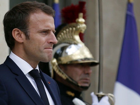 Emmanuel Macron maintient son cap avec une pléiade de réformes