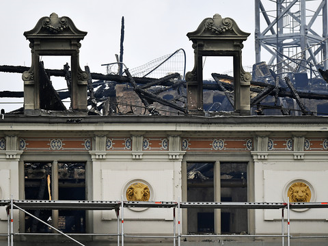Un bâtiment risque de s'effondrer après un feu à Zurich