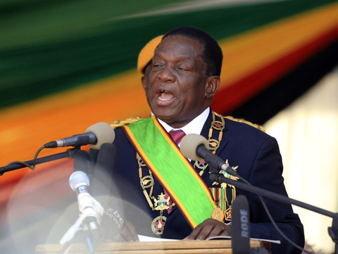 Emmerson Mnangagwa investi président d'un 