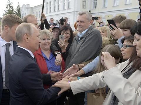 Poutine annonce un assouplissement de la réforme des retraites