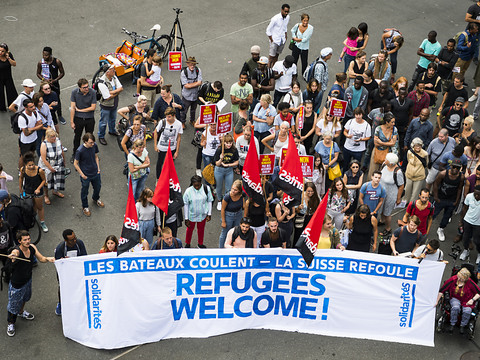 Rassemblements à Genève et Lausanne contre la politique d'asile