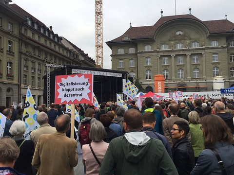 Manifestation à Berne pour la diversité des médias