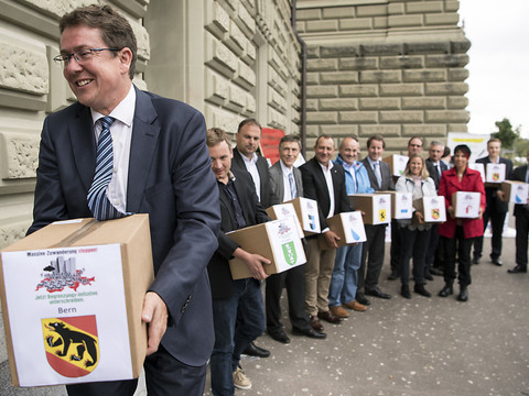 Dépôt de l'initiative contre la libre circulation des personnes