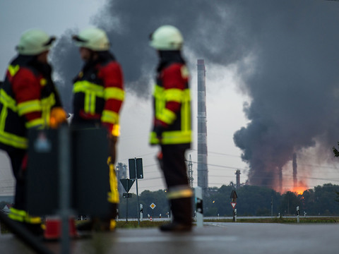 Huit blessés dans l'incendie d'une raffinerie en Allemagne