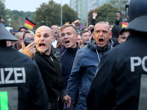 Dix-huit blessés à Chemnitz, toujours sous tension