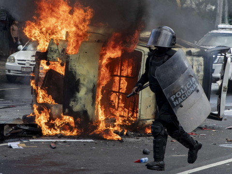 Violents incidents à Managua, deux manifestants blessés par balle