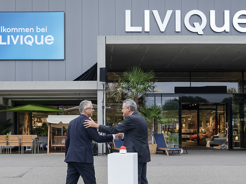Coop se repositionne dans le mobilier avec une nouvelle enseigne