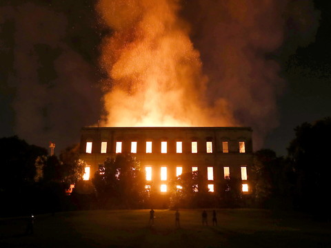 Brésil: un incendie ravage le Musée National de Rio de Janeiro
