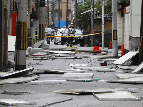Le typhon Jebi laisse au moins 10 morts et des dégâts au Japon