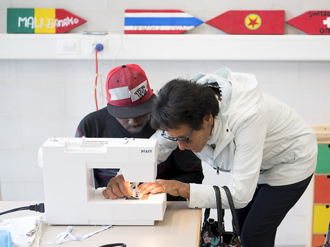 Confédération et cantons veulent mieux intégrer les réfugiés
