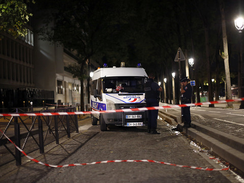Agression à l'arme blanche à Paris: 7 blessés dont 4 grièvement