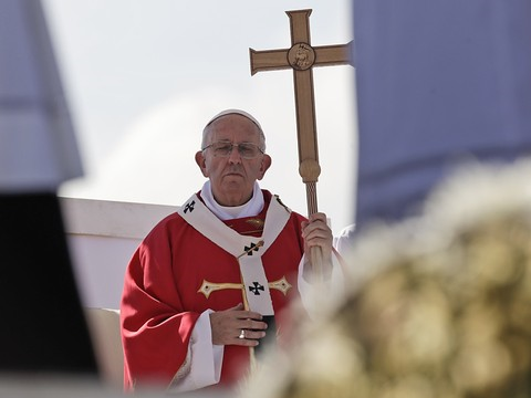 Les mafieux ne vivent pas en chrétiens, martèle le pape à Palerme