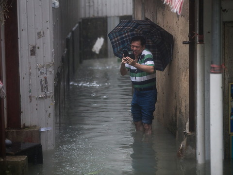Mangkhut fait ses premiers morts en Chine après les Philippines