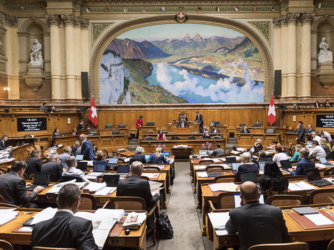 Le Conseil fédéral veut garder les mains libres