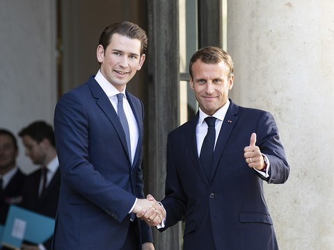 Kurz veut un sommet UE-Afrique, Macron insiste sur les expulsions
