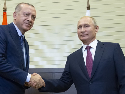 Poutine et Erdogan annoncent la création d'une zone tampon à Idleb
