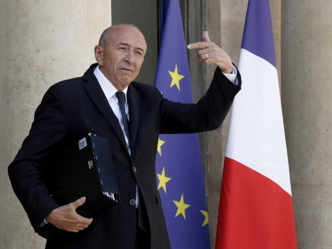Le ministre français de l'Intérieur Gérard Collomb annonce son départ en 2019