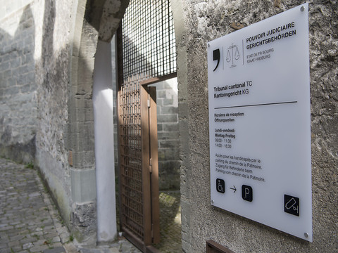 Fribourg: peine confirmée pour l'homme qui a étranglé son épouse