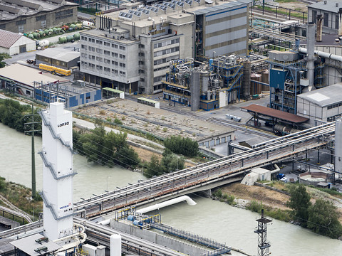 Lonza investit 400 millions de francs dans son site de Viège