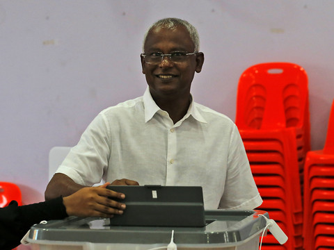 Maldives: le chef de l'opposition revendique sa victoire à la présidentielle