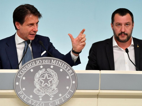 Le gouvernement italien adopte les mesures anti-migrants de Salvini