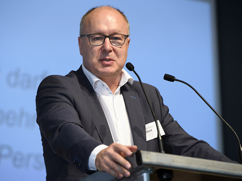 Pierre-Yves Maillard obtient le soutien du SEV