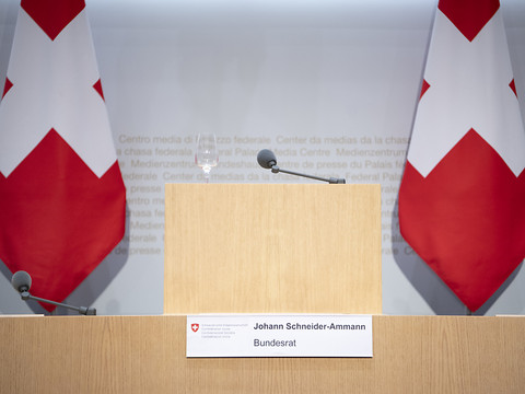 La presse suisse veut une femme pour remplacer Schneider-Ammann