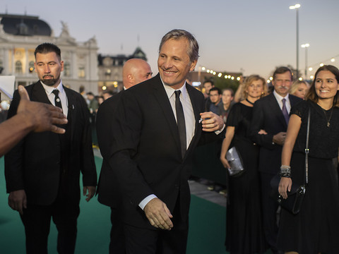 Le tapis vert du Zurich Film Festival est déroulé
