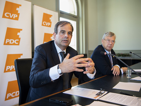 Le PDC fixe les lignes pour la succession de Doris Leuthard