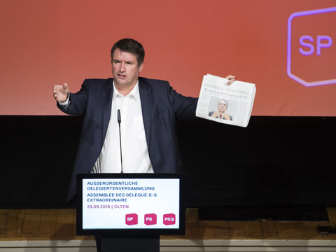 Le président du PS s'en prend au ministre des affaires étrangères