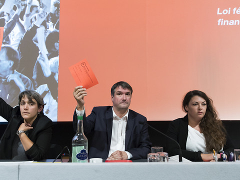 La base du PS approuve le compromis sur la réforme fiscale et l'AVS