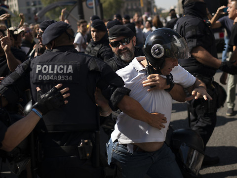 Manifestations pour et contre l'indépendance à Barcelone