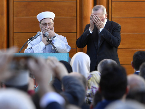 Erdogan conclut sa visite en Allemagne par l'inauguration d'une mosquée